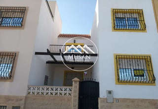 Triplex for sale in Retamar, Almería. 